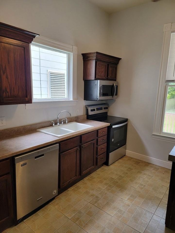 3117 Avenue Q - Photo 7 of 16