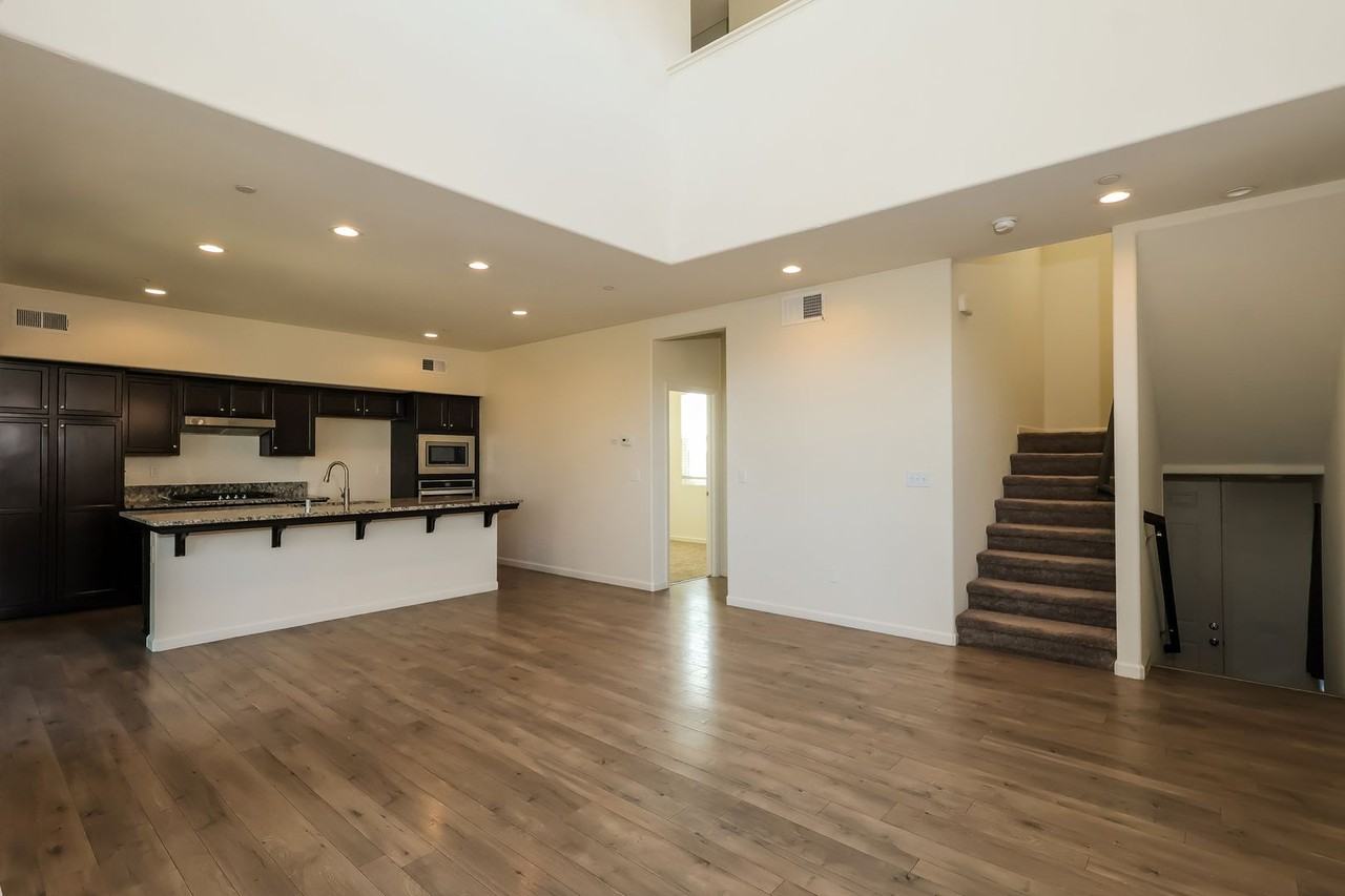 4370 Strathmore Pl - Photo 2 of 17