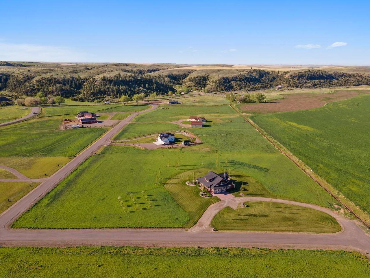 3904 Retreat Drive - Photo 2 of 31