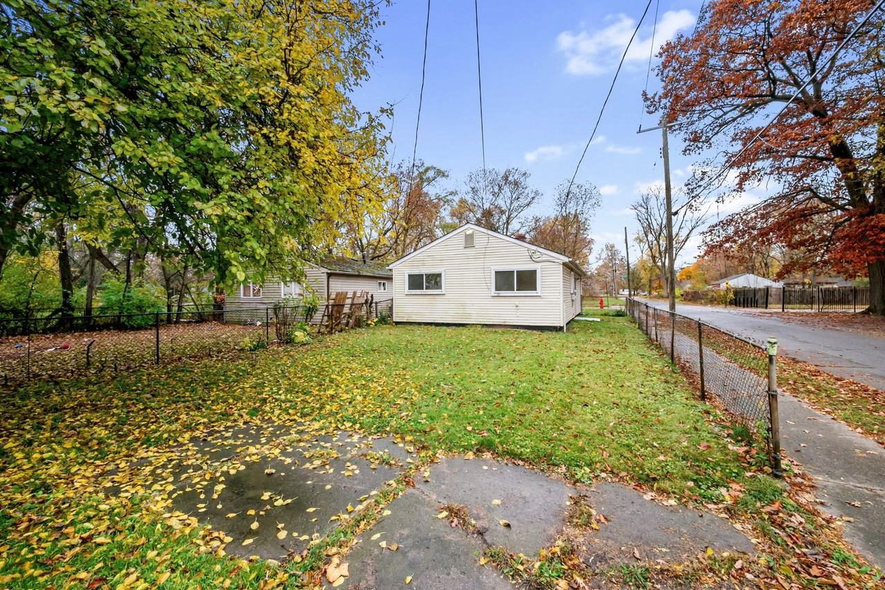 15914 Dacosta Street - Photo 4 of 21