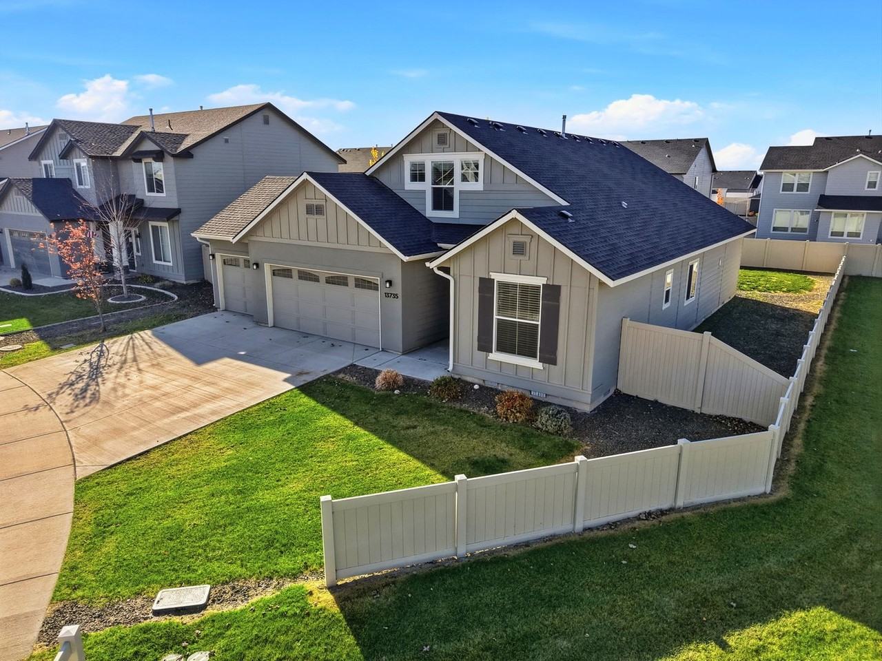 13735 South Baroque Avenue - Photo 2 of 34