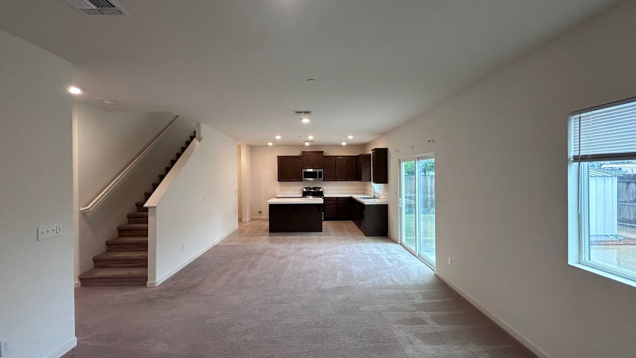117 Mono Lake Ct - Photo 6 of 32