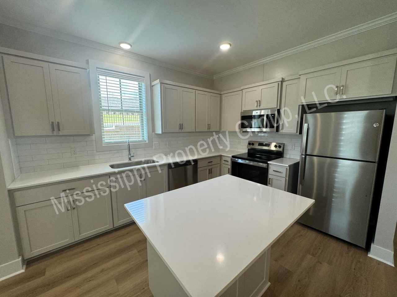 1205 Pleasant Drive - Photo 5 of 17