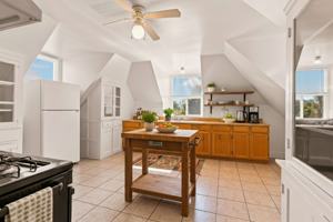 featured image of 3028 Capp St #02