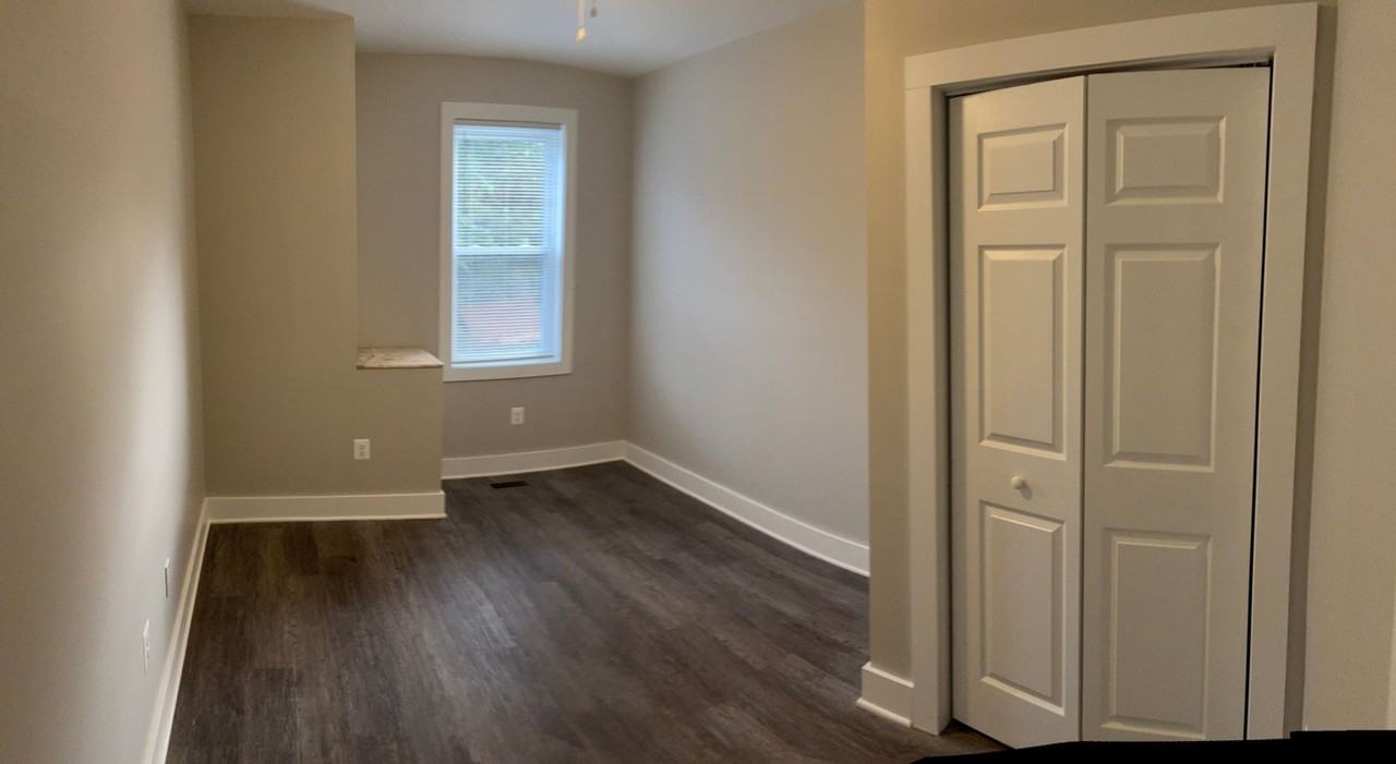 302 S Camp Meade Rd - Photo 2 of 31