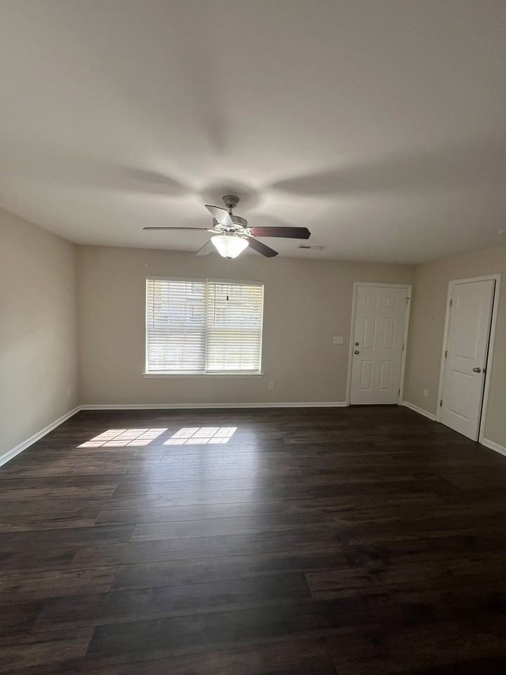 1116 Jordan Lake Ct - Photo 4 of 19