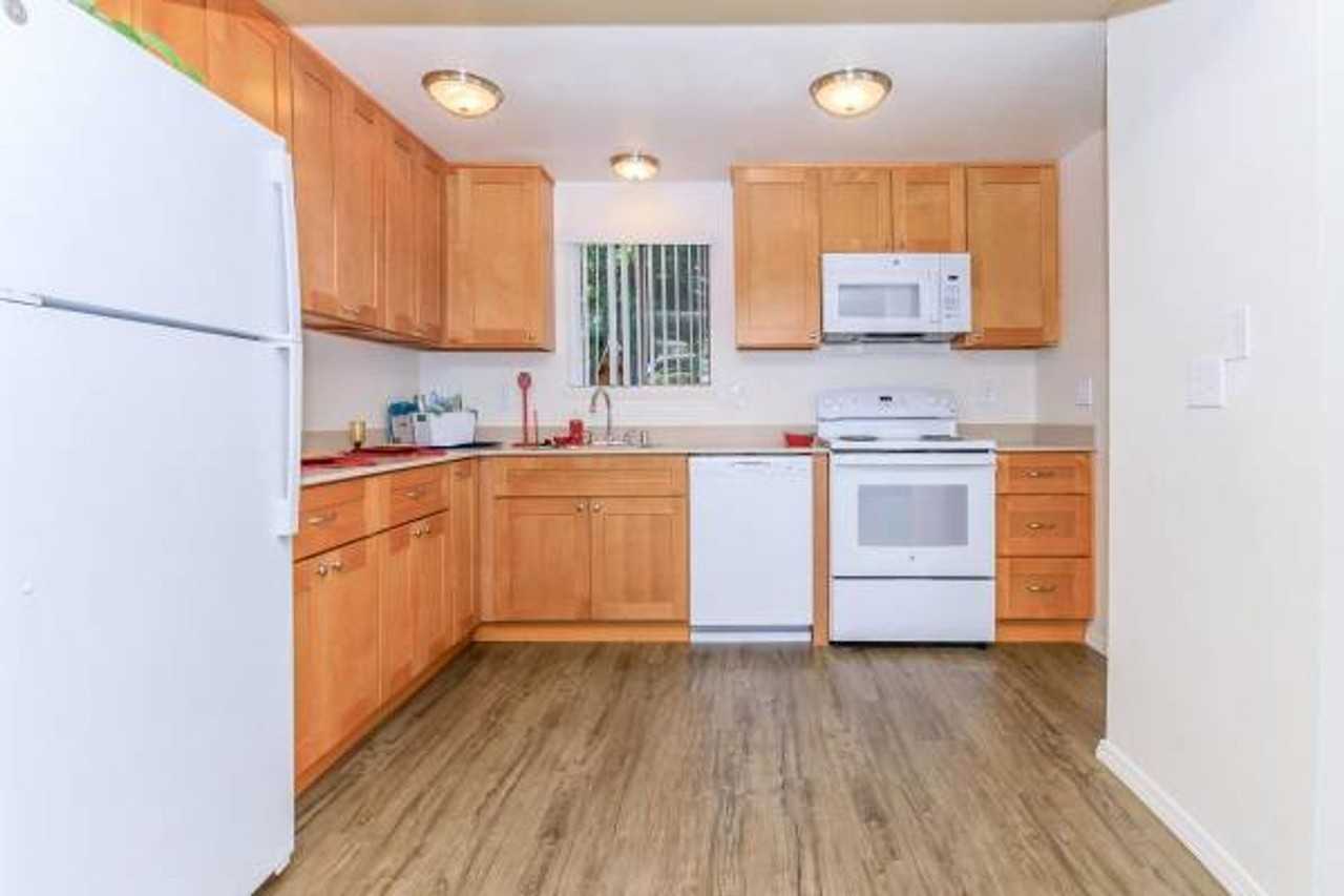 Scarborough Townhomes - Photo 2 of 9