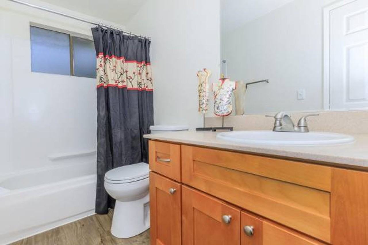 Scarborough Townhomes - Photo 6 of 9