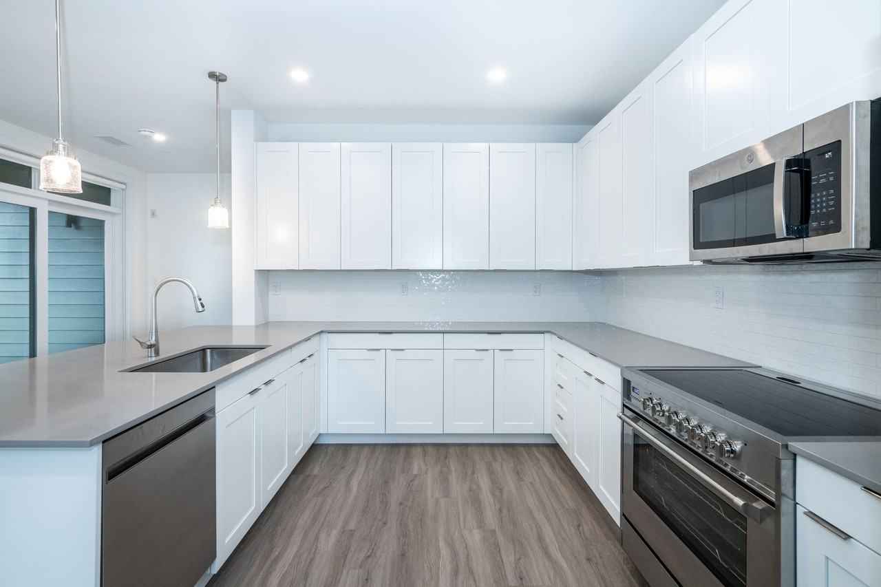 15 Parkview - Photo 2 of 15