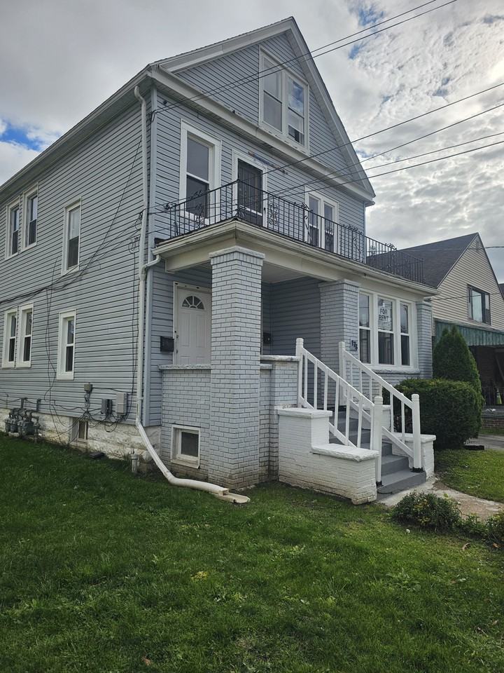 175 Freund Street - Photo 2 of 18