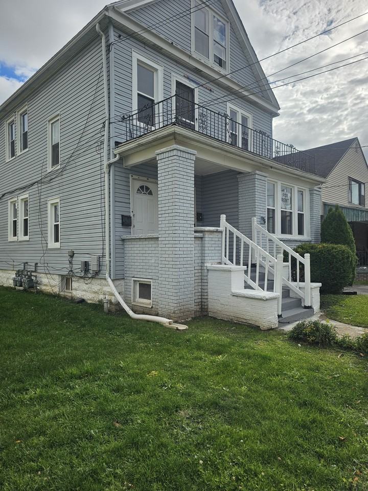 175 Freund Street - Photo 4 of 18