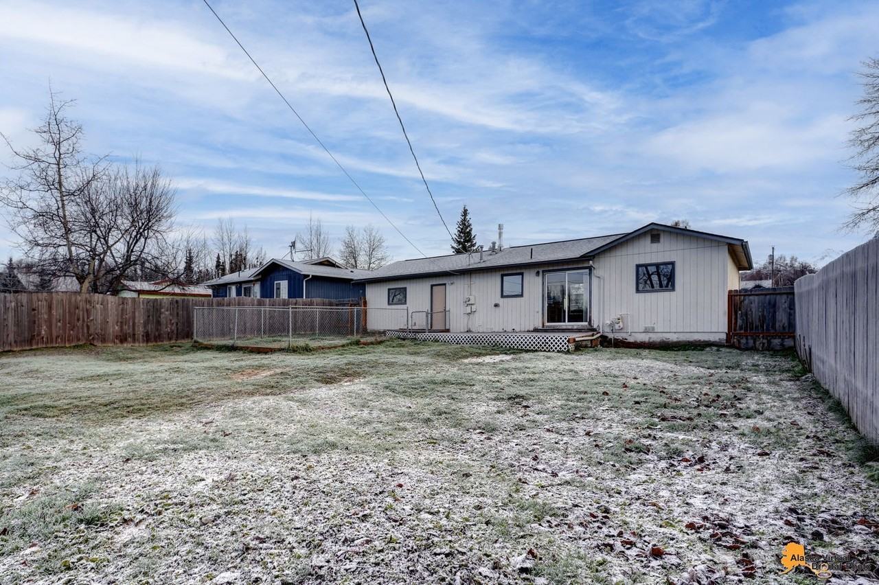 7230 Cantonment Ct - Photo 7 of 27