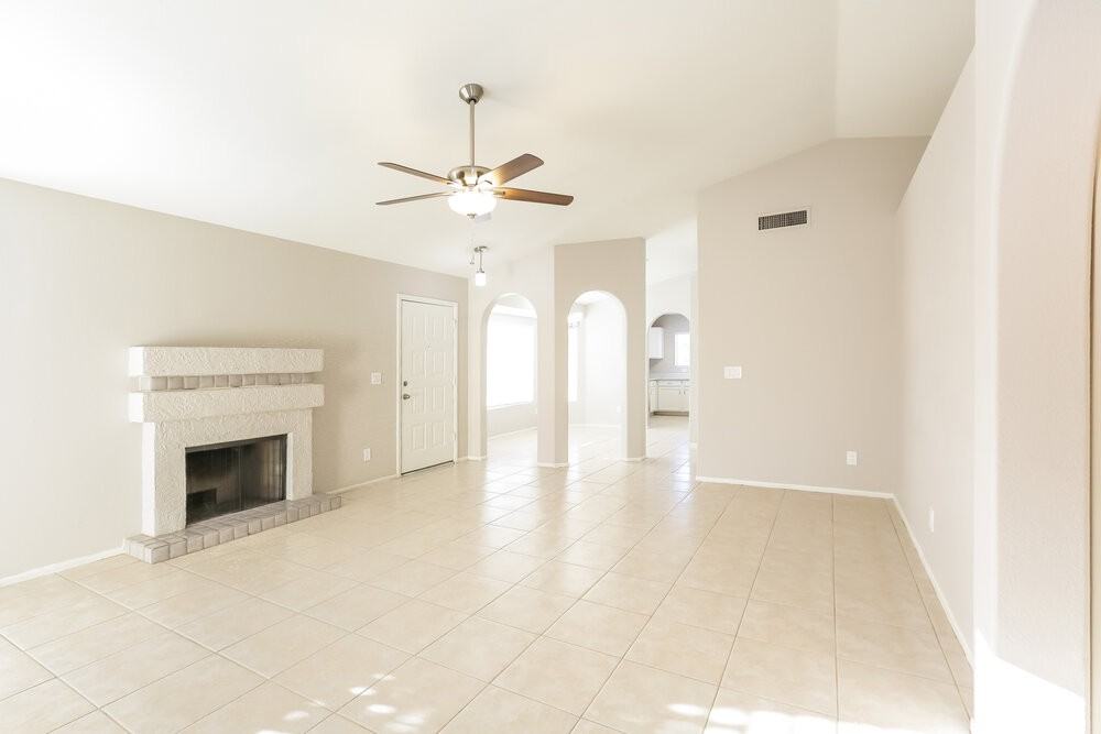 7056 W Eva St - Photo 4 of 16