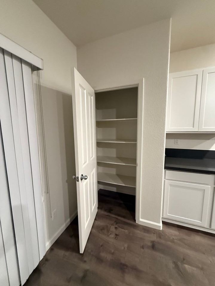 8228 Kossum Way - Photo 6 of 25