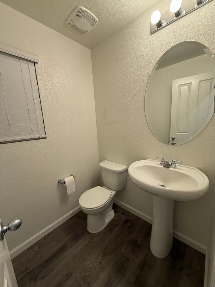 8228 Kossum Way - Photo 7 of 25