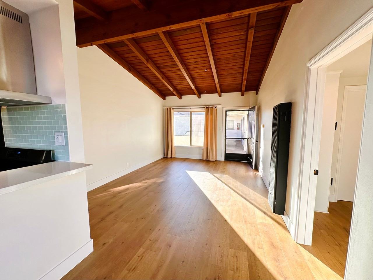 1101 E. Grand Ave. - Photo 3 of 50