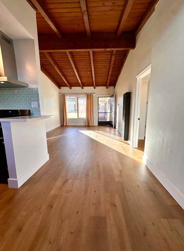 1101 E. Grand Ave. - Photo 4 of 50