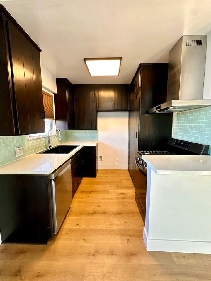 1101 E. Grand Ave. - Photo 6 of 50