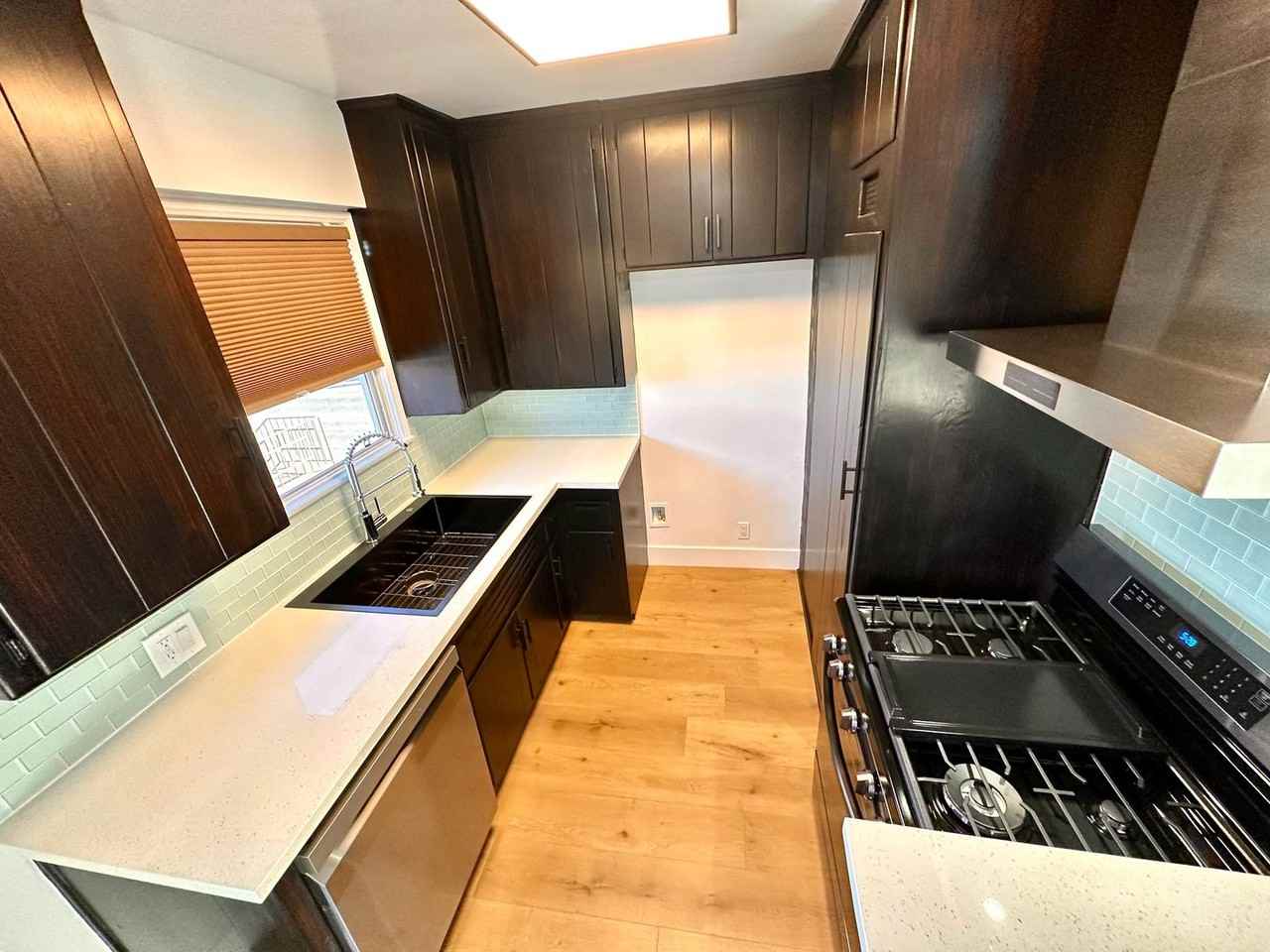 1101 E. Grand Ave. - Photo 7 of 50