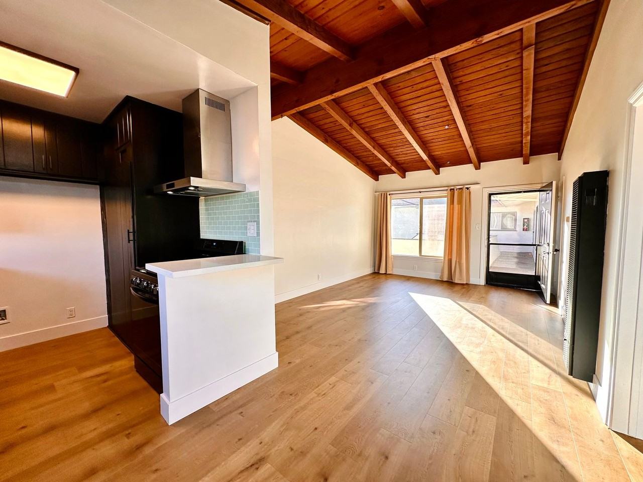 1101 E. Grand Ave. - Photo 2 of 50