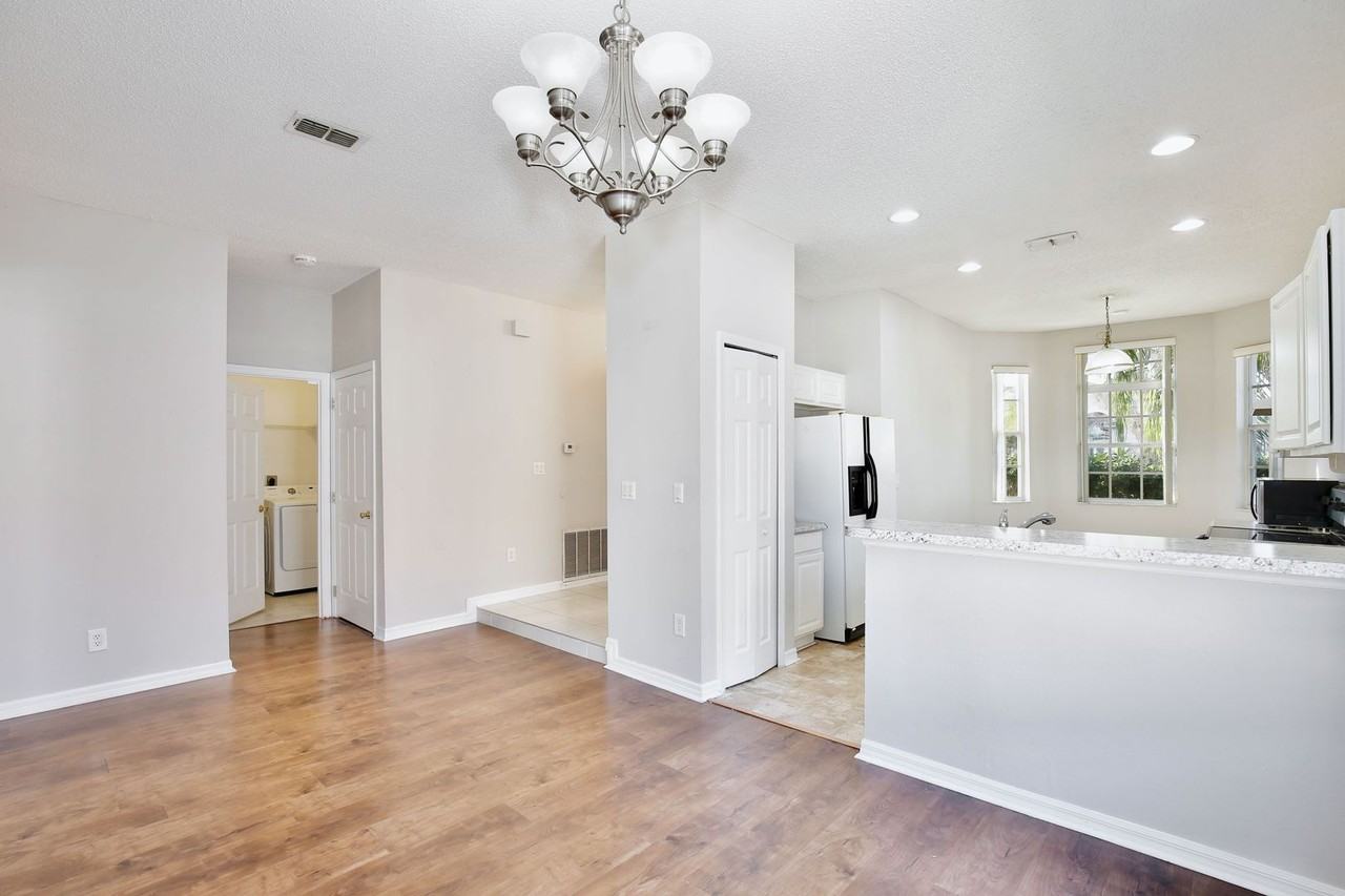 2939 Cedena Cove St - Photo 6 of 31