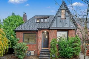 9222 35th Ave Sw - Photo 1 of 1