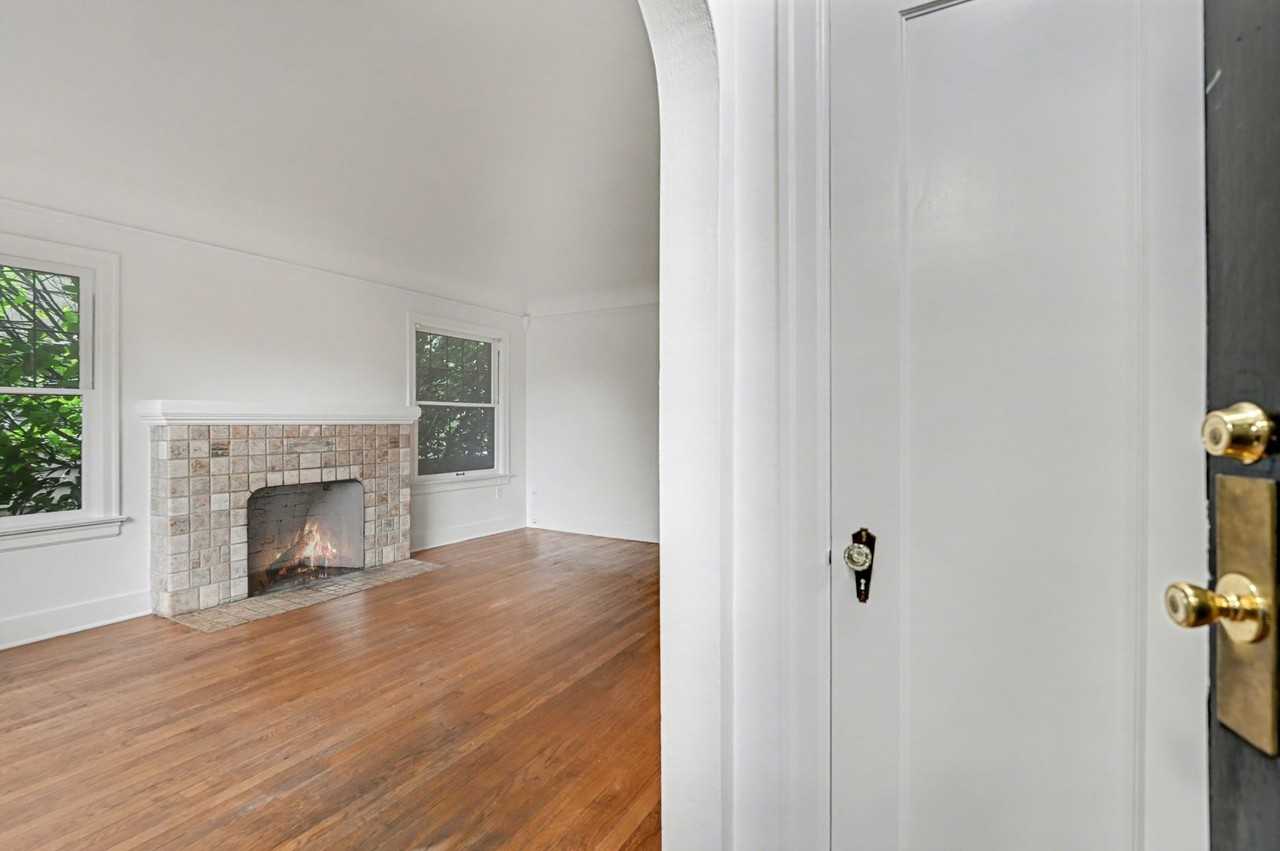 9222 35th Avenue Southwest - Photo 3 of 23