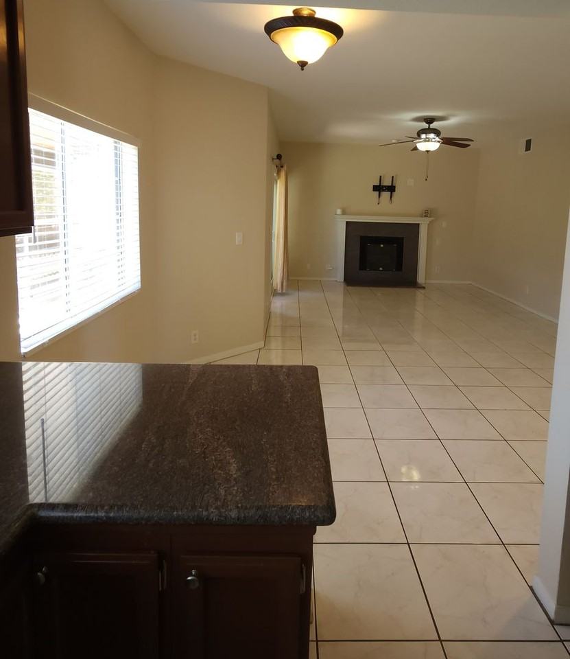 2759 Stanislaus Avenue - Photo 6 of 23