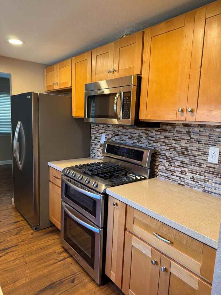 290 Riverwood Circle - Photo 5 of 25