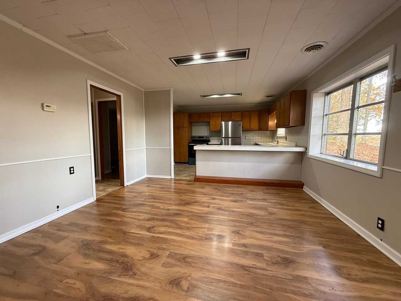 1037 Stringtown Rd - Photo 3 of 17