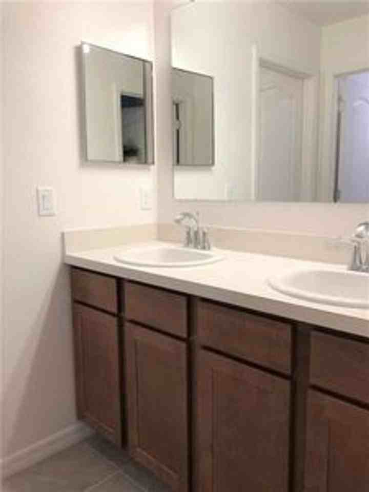 3847 Exeter Lane - Photo 4 of 41