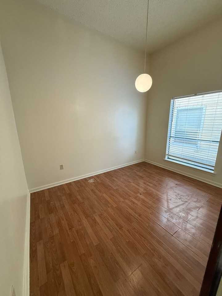 8216 Governor Dr Apt C - Photo 6 of 15