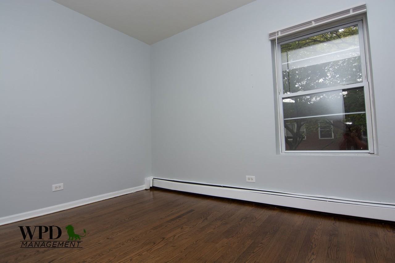 7954 S. Laflin St - Photo 5 of 10