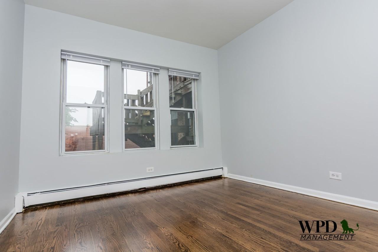 7954 S. Laflin St - Photo 6 of 10