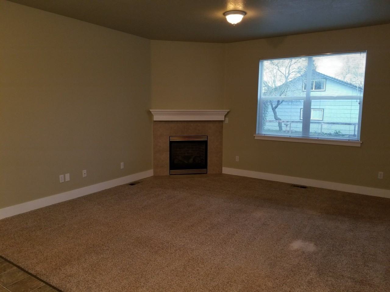 2128 Marlow Ln - Photo 3 of 19