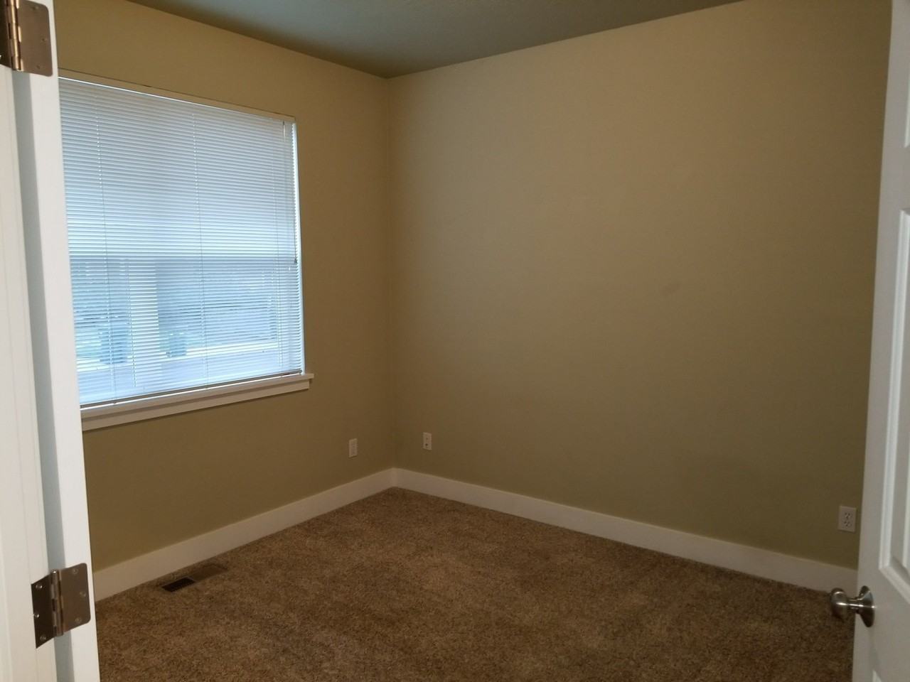 2128 Marlow Ln - Photo 7 of 19