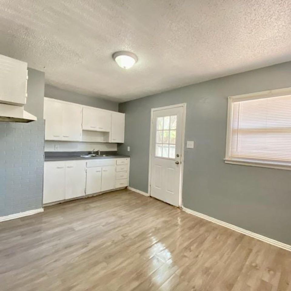 2714 E 3rd St - Photo 2 of 8