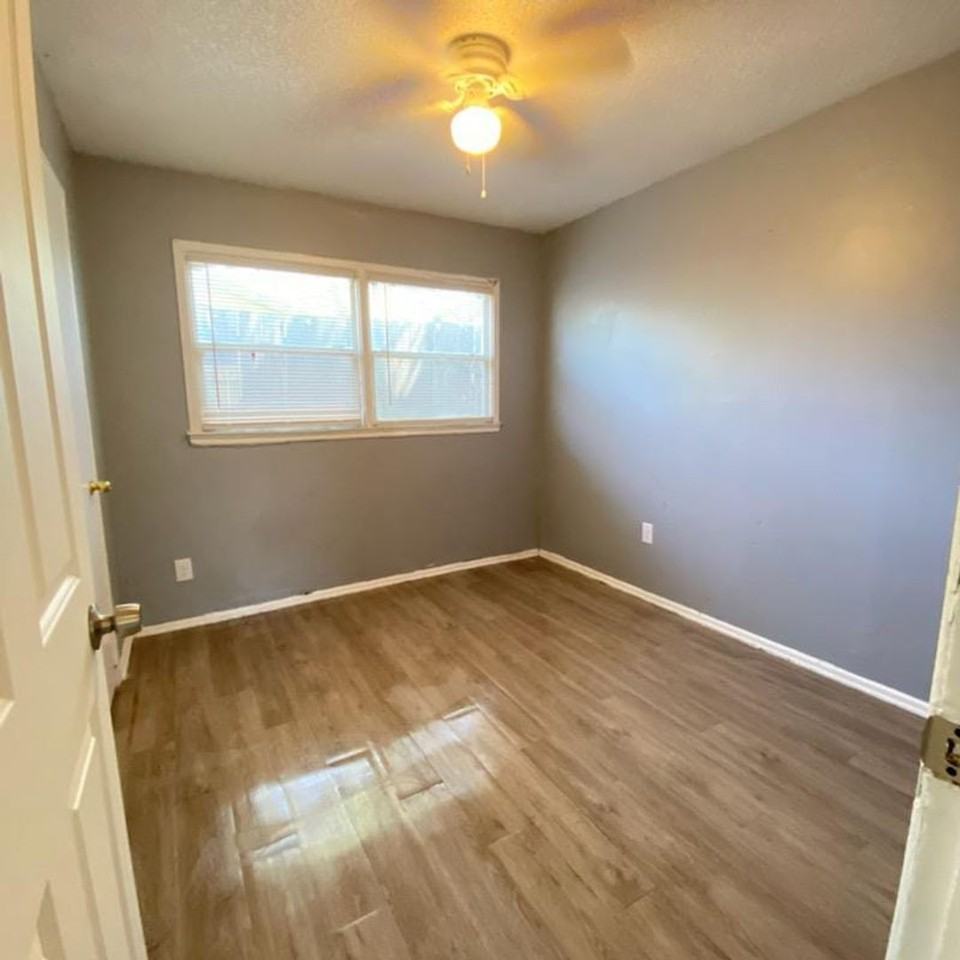 2714 E 3rd St - Photo 7 of 8