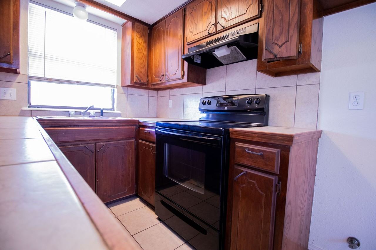 2204 Lafayette Dr - Photo 7 of 16