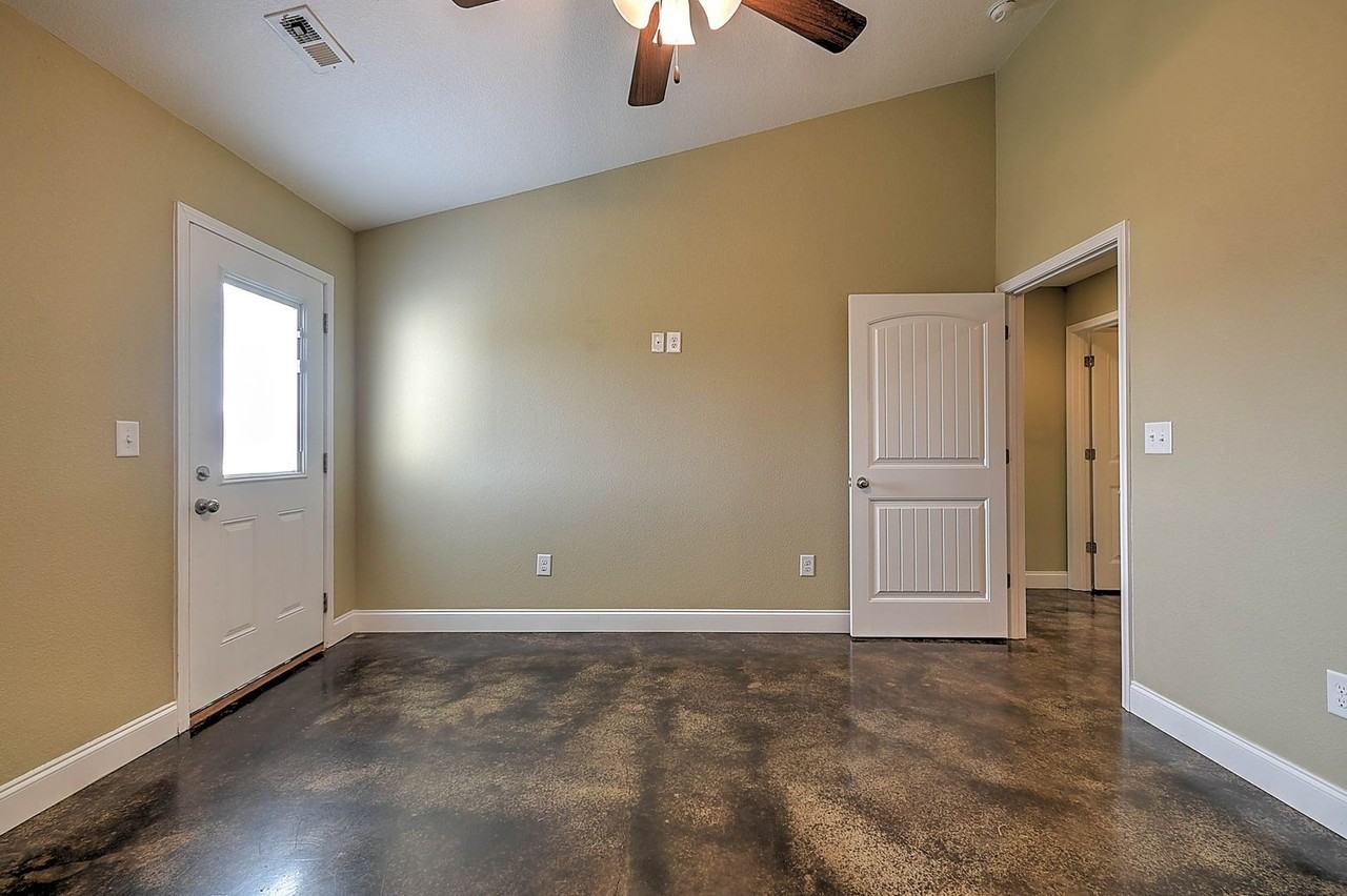 31 Sutter Pl - Photo 7 of 19