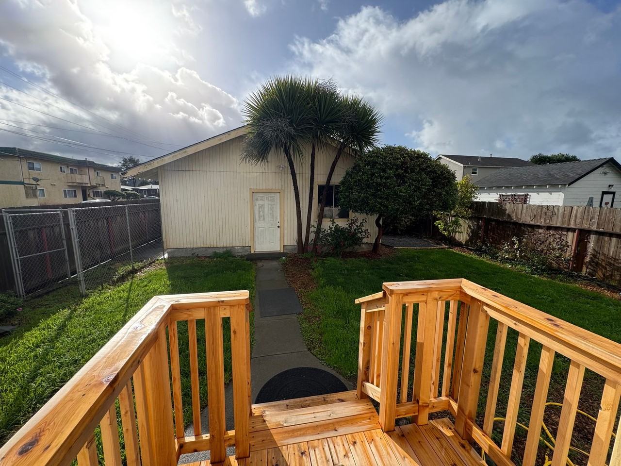 1336 6th St - Photo 4 of 29