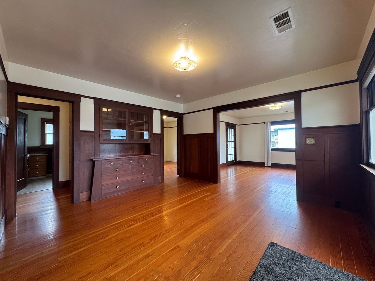 1336 6th St - Photo 5 of 29