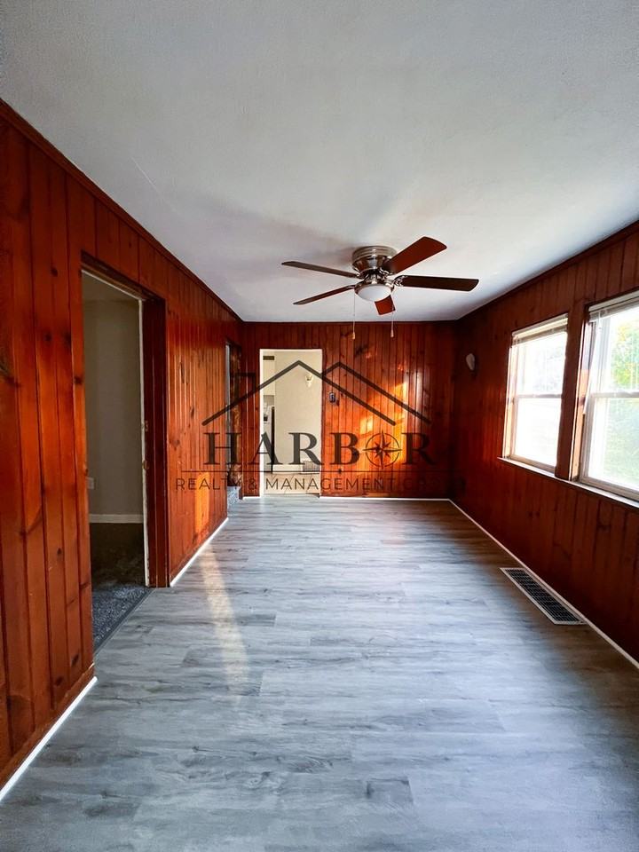 707 5th St - Photo 6 of 12