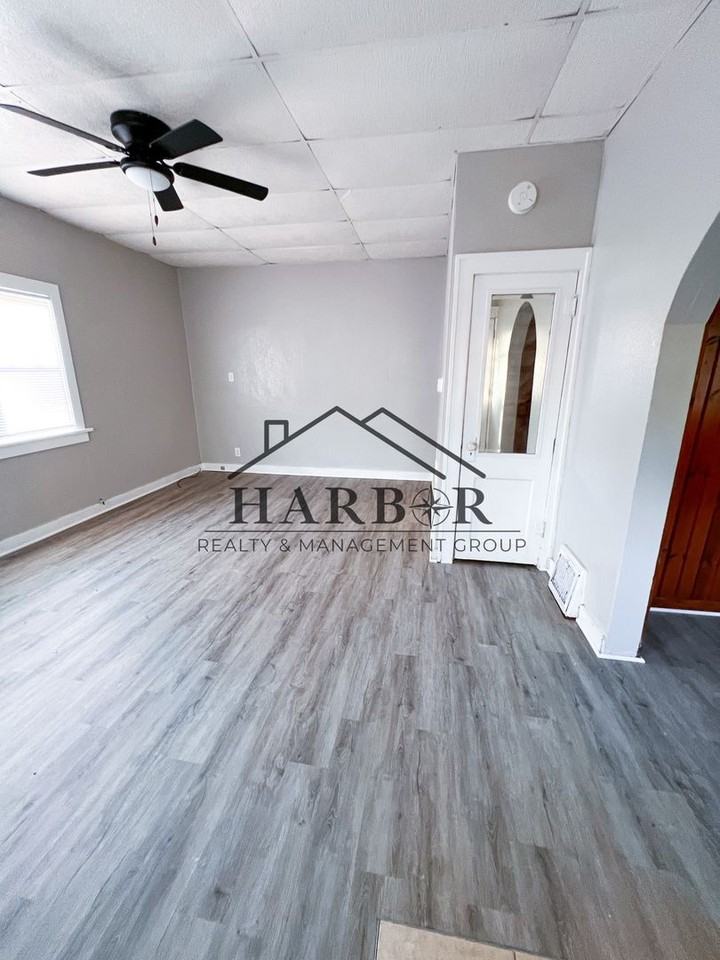 707 5th St - Photo 7 of 12