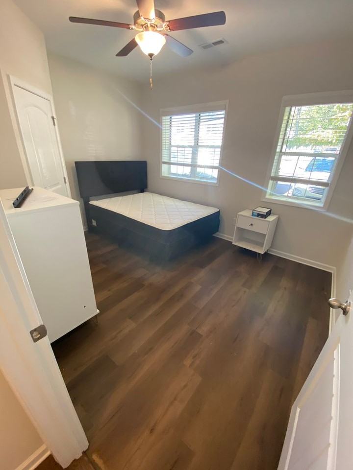 200 Edgewood Avenue - Photo 4 of 5