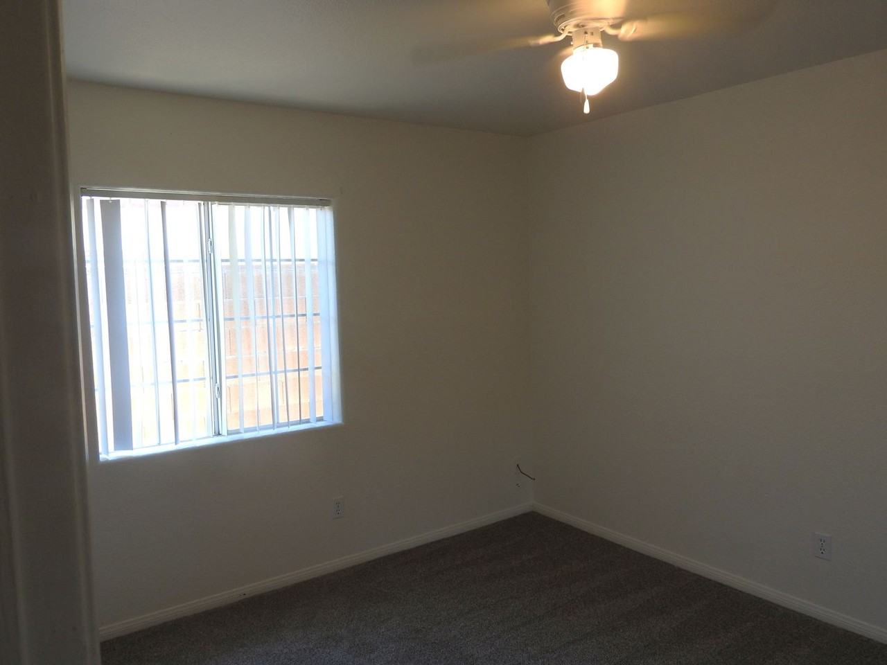 1953 Davis Avenue - Photo 7 of 41