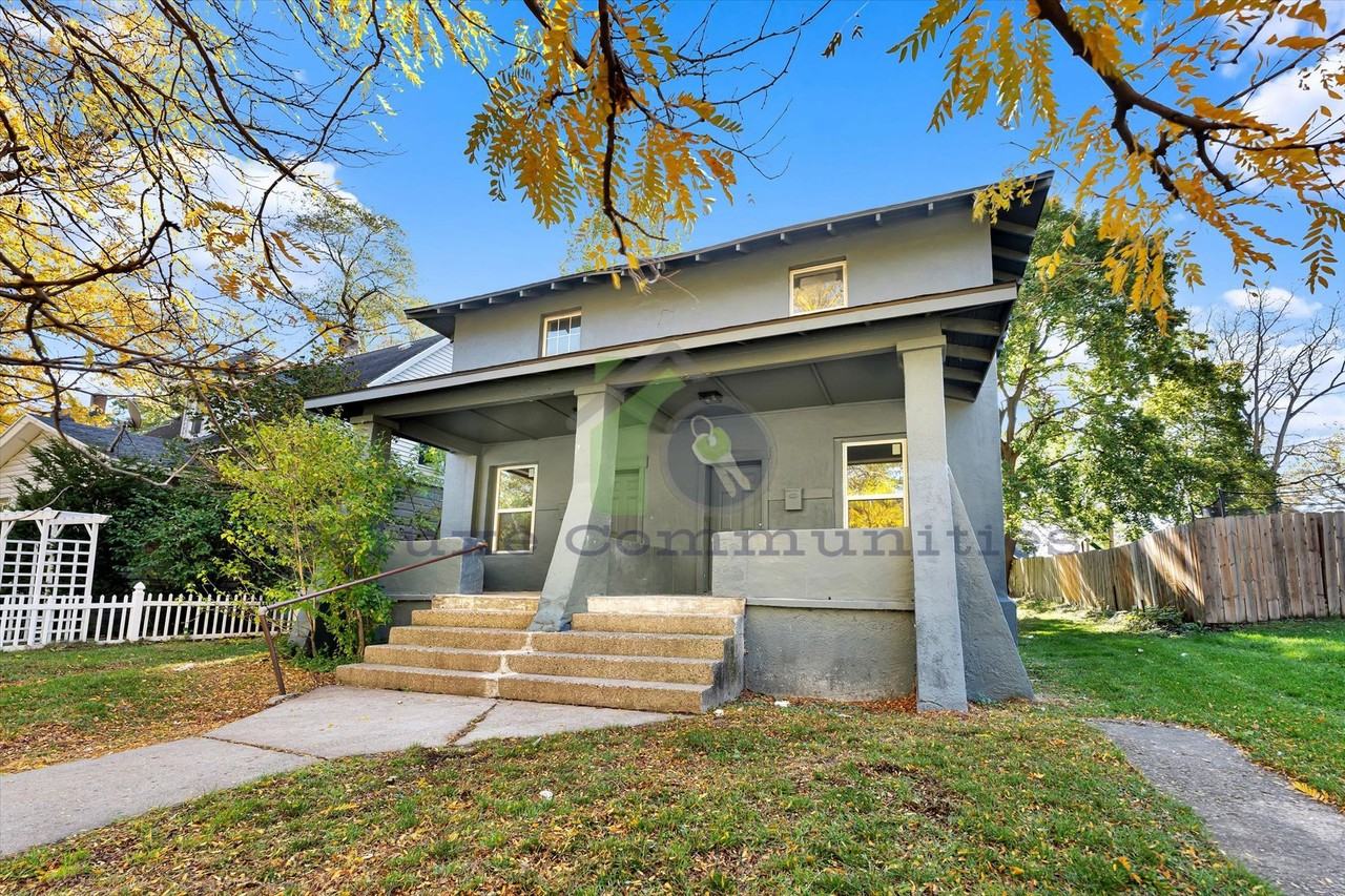 720 - 724 Adams St SE - Photo 3 of 9