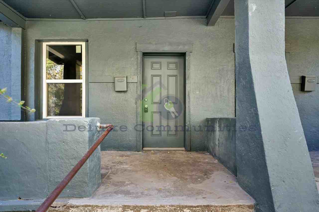 720 - 724 Adams St SE - Photo 7 of 9