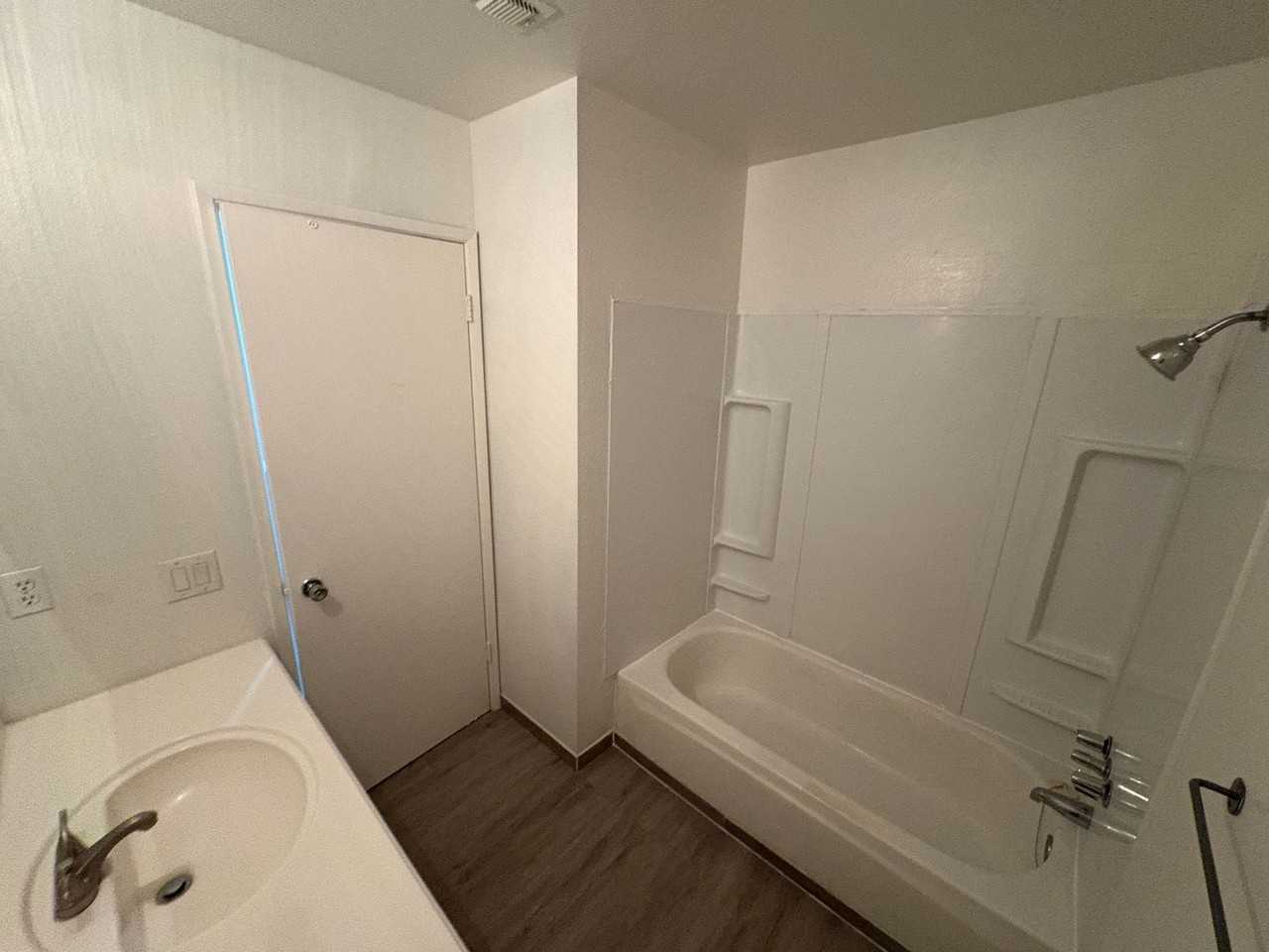 5101 Glide Dr - Photo 5 of 7