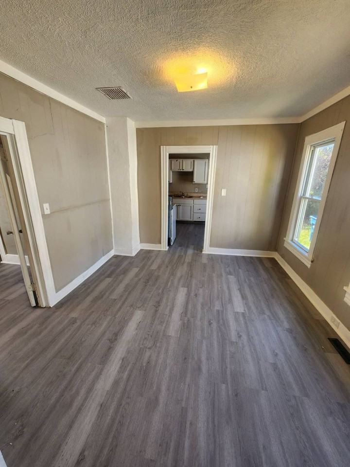 707 W 18th St - Photo 6 of 28